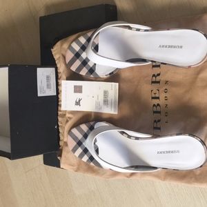 New BURBERRY Nova Check White Thong Kitten Sandals